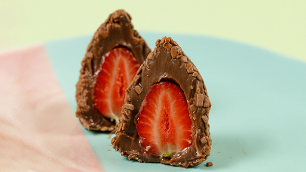 Coxinha de Morango Brigadeiro